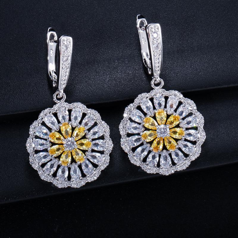 E0236 Creative Women'S Earrings, Small Fresh Zircon Flower Earrings Popular Jewelry