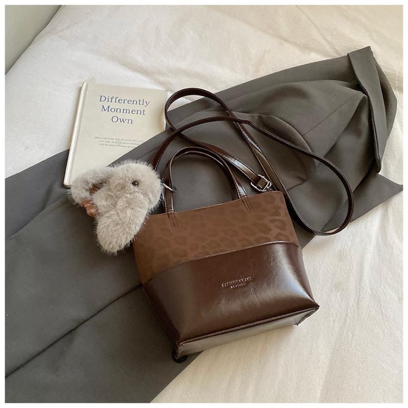 Casual retro simple shoulder bag fashionable personalized messenger bag winter new women's trend bucket bag