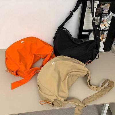 Sac bandoulière unisexe en nylon de grande capacité en forme de dumpling pour sport et fitness décontractés