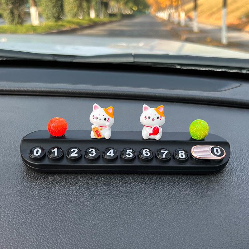 Dočasná parkovací cedule Šťastná kočka: Skrytá SPZ pro auto