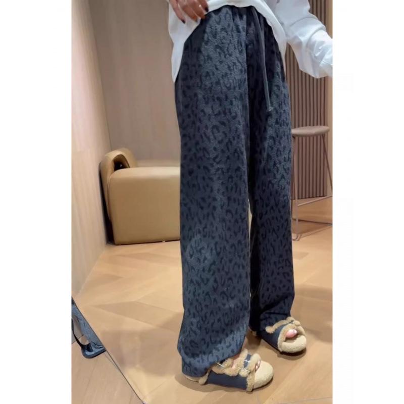 Plus Size Leopard Print Wide-Leg Pants for Women - High Waist, Loose Fit, Autumn/Winter