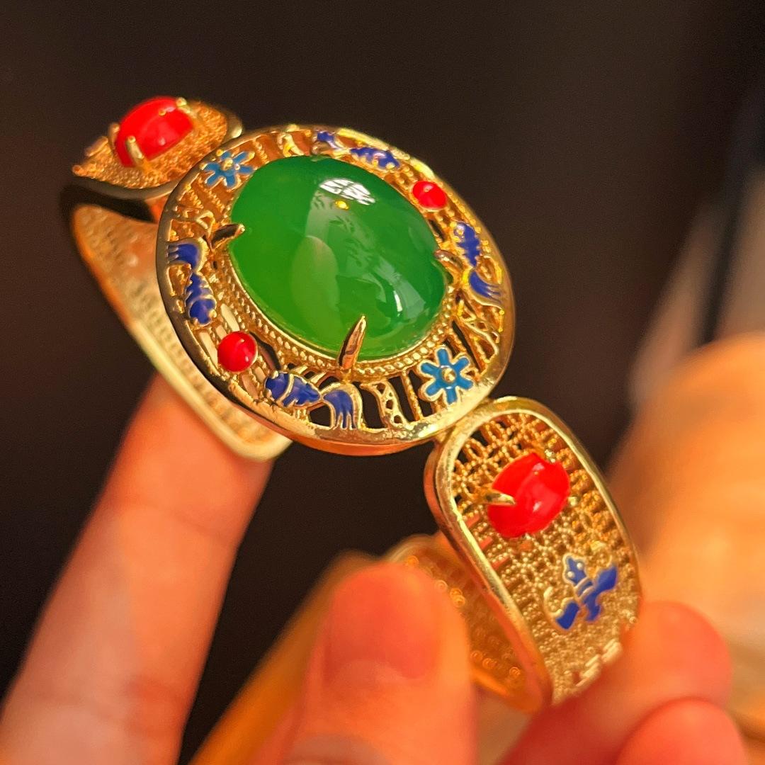 

Full Green, Yang Green, Natural Agate Green Chalcedony Bracelet, Women S Opening Is Slightly Inlaid, And The Real Shot Is Fidelity.