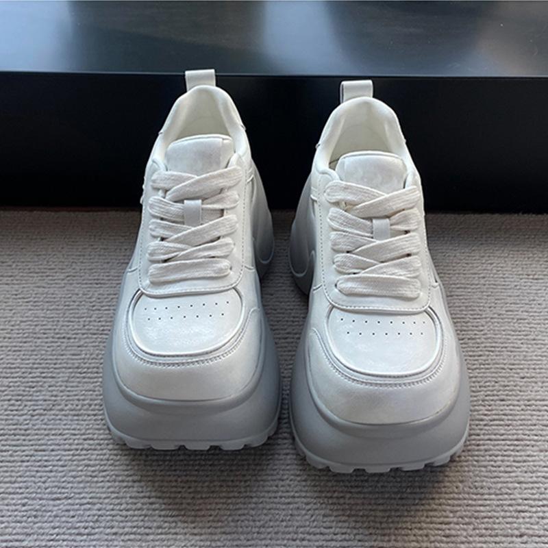 Small man increases height, platform dad shoes, women's spring and autumn versatile little white shoes with skirts, fashionable super hot casual spor