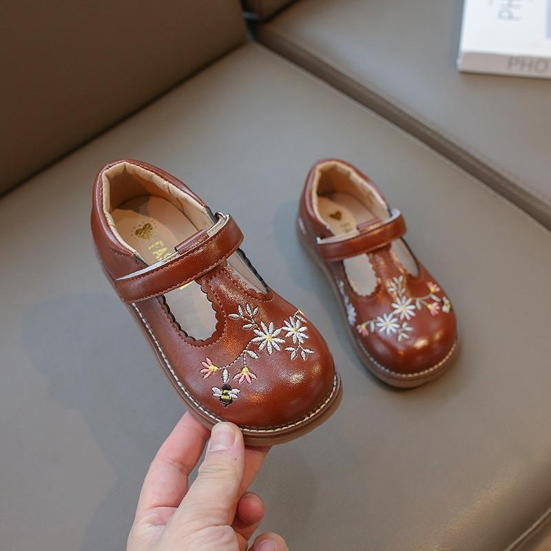 Fashion Girls' Shoes Spring New Kids Leather Shoe Soft Soled Girls' Casual Shoes Anti Slip Child Embroidered Shoe