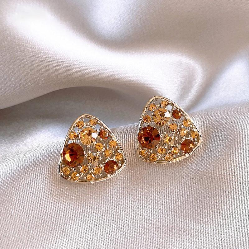 Серьги-треугольники с бриллиантами  Серебряная игла : Роскошные, Ретро и Универсальные Изысканные Серьги-Гвоздики