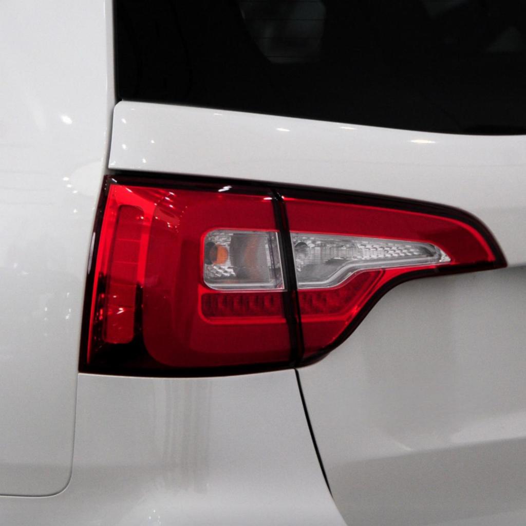 2013-2014 Kia Sorento Rear Red Taillight Cover and Housing