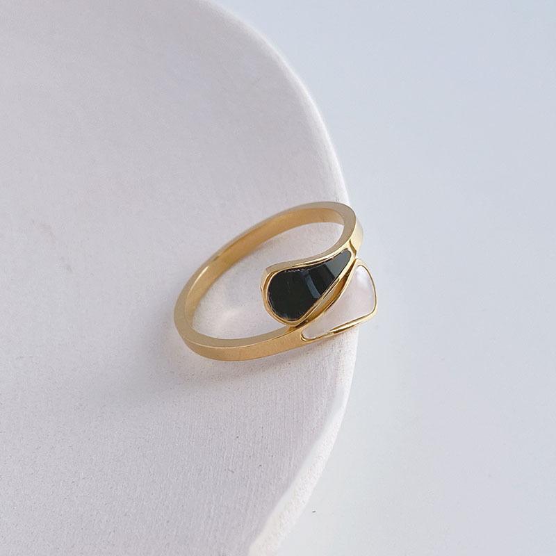 Korean Style Simple Titanium Steel Ring Women's Black and White Shell High-end Same Style Trendy Ring