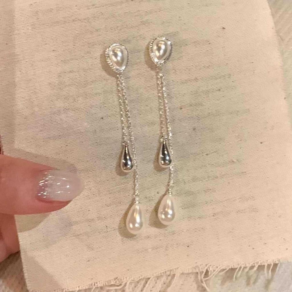 French light luxury fashion gentle and versatile water drop-shaped pearl long fringed earrings with simple personality and cold wind earrings