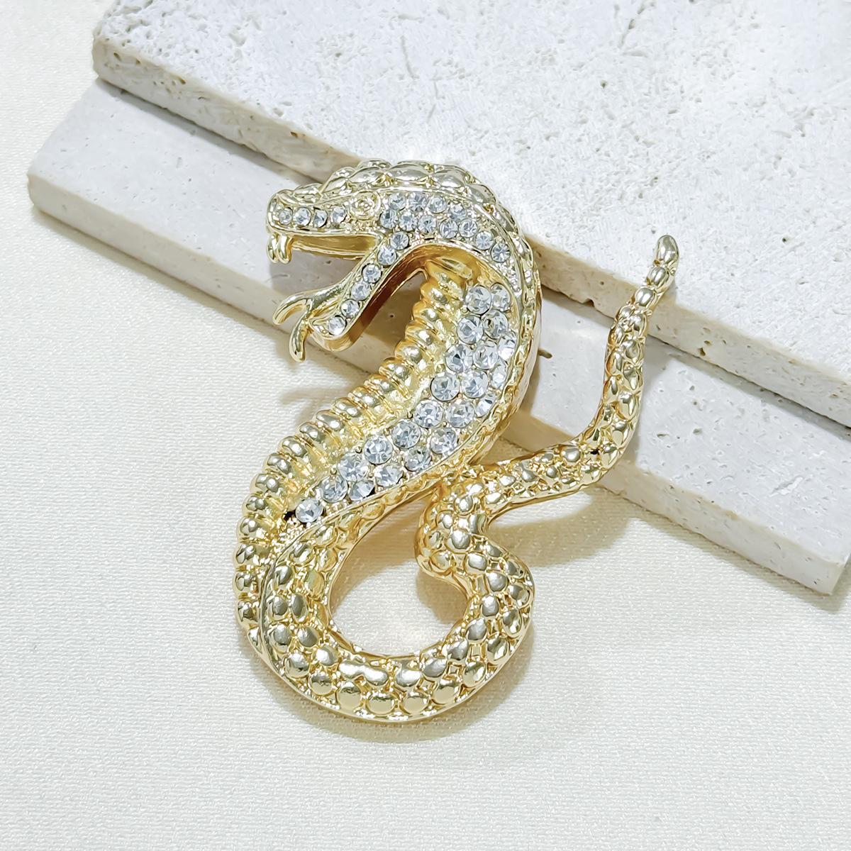 

Новая брошь-кобра из сплава со стразами, изысканная и креативная мужская и женская одежда, брошь, ювелирное украшение, булавка