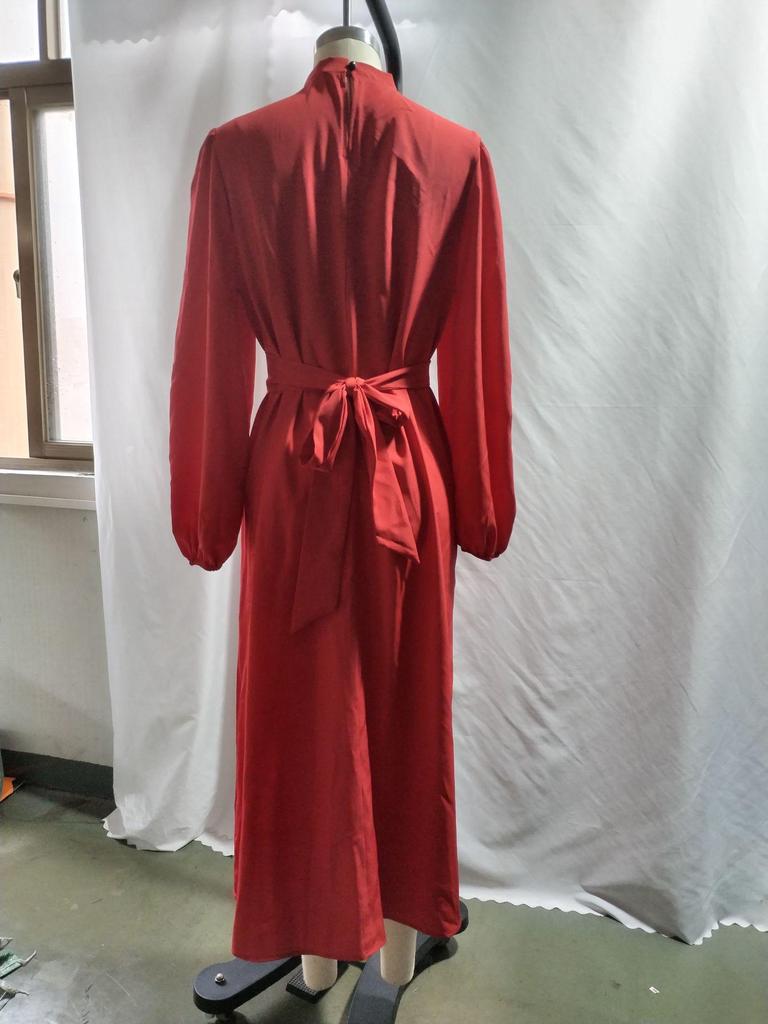 Elegantes A-Linien-Kleid mit hohem Bund, Kragen und langen Ärmeln für den frühen Herbst