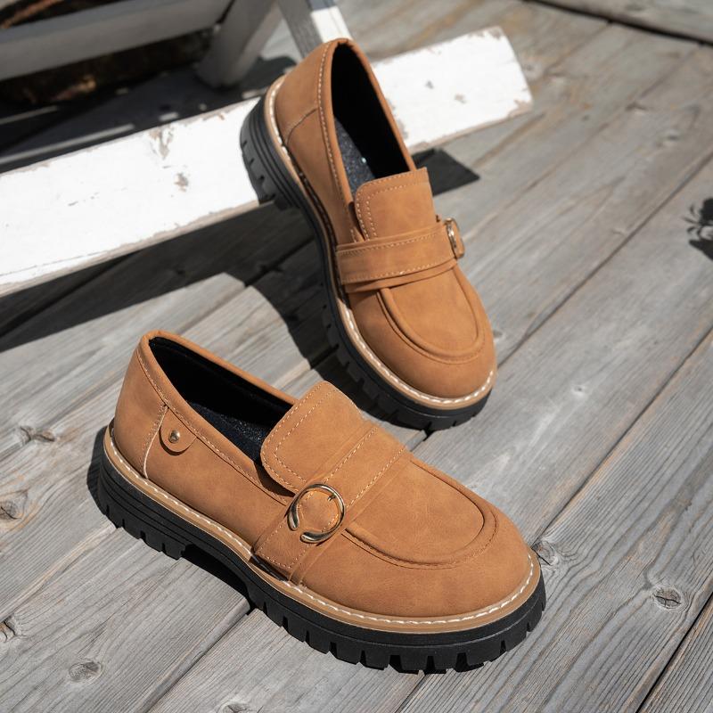 Women's Large Size Suede British Style Chunky Heel Thick Sole Retro Loafers.
