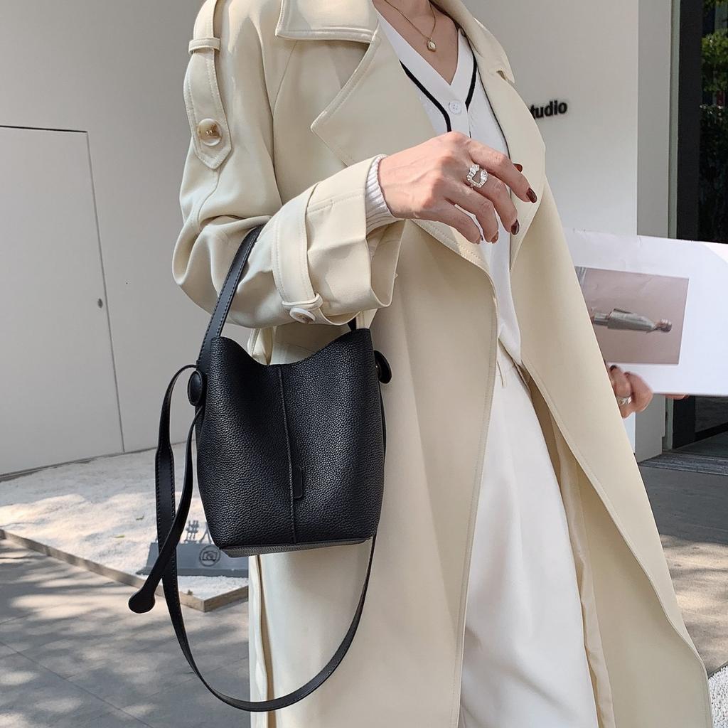 Cowhide Women's Bag New Bucket Bag Women's Messenger Bag Portable High-end Niche Single Shoulder Leather Women's Bag