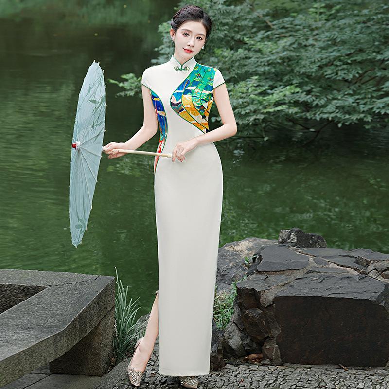 Catwalk performance High elastic white cheongsam 1011 new elegant atmosphere slim etiquette cheongsam picturesque