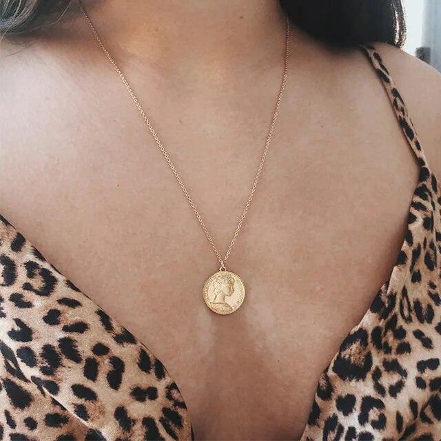 Collar con colgante de serpiente Punk Vintage para mujer, Hip Hop, Color dorado, cadena gruesa multicapa, retrato de moneda, joyería de moda