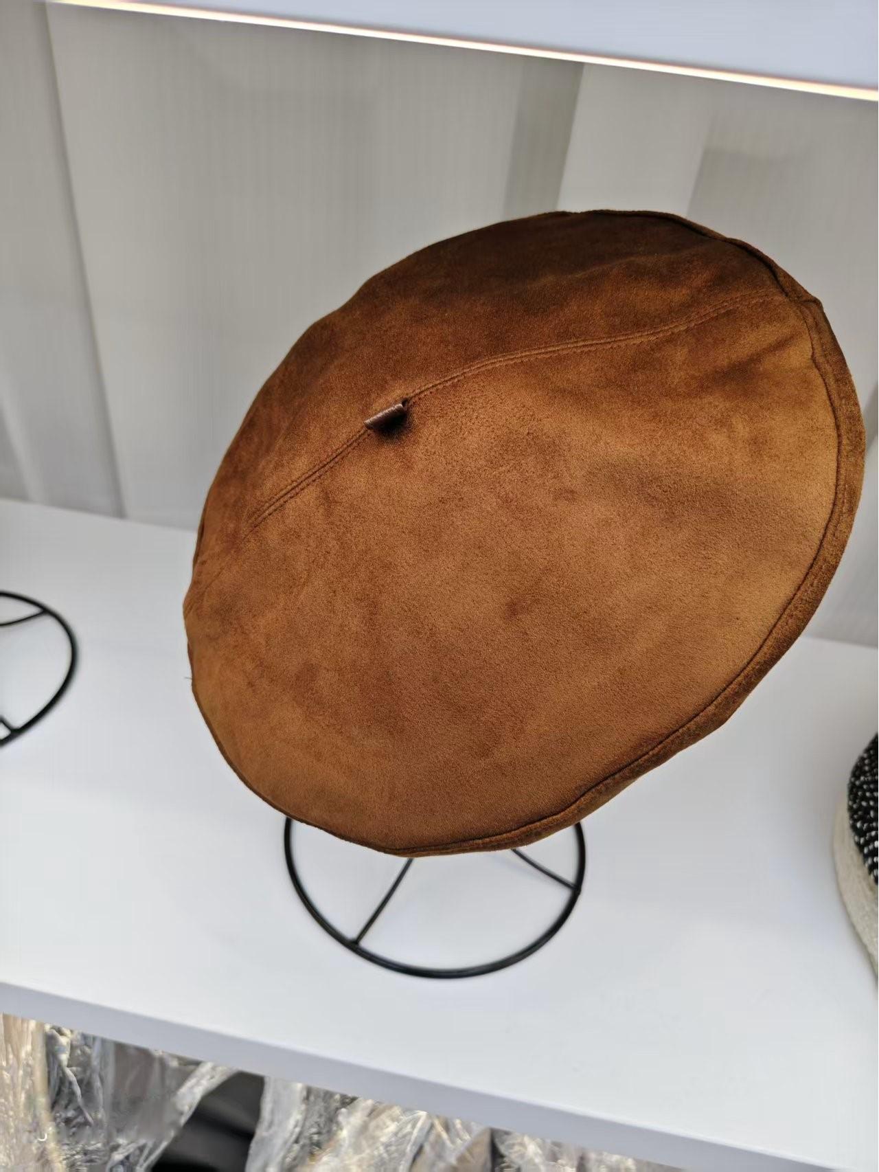 

Женский ретро замшевый берет - Корейская мода, Универсальная шляпа художника однотонных цветов M (56-58cm) кофейный