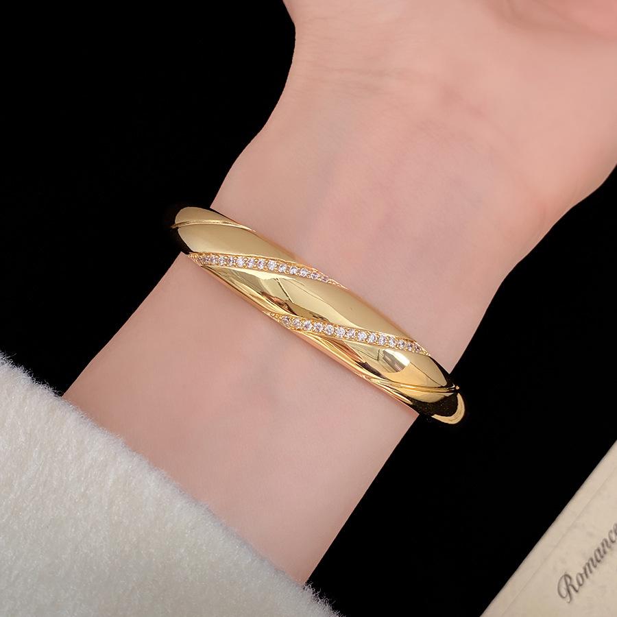 Geometrisches Armreif 18K Gold Plated Zirkonia: Luxuriöses, Modisches, Vielseitiges Damenarmband