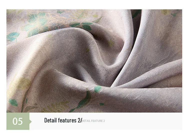 Elegante Xiangyun Seidenbluse: Neues Sommeroberteil im chinesischen Stil für Damen mit Sieben-Ärmel-Design aus leichter Maulbeerseide.