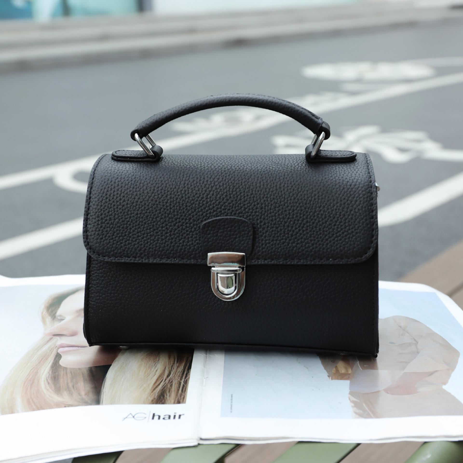 

Genuine Leather Women s Crossbody Handbag - Spring/Summer Collection, High-End Style, Lock Closure, Single Shoulder Small Square Bag 22x10x15 cm