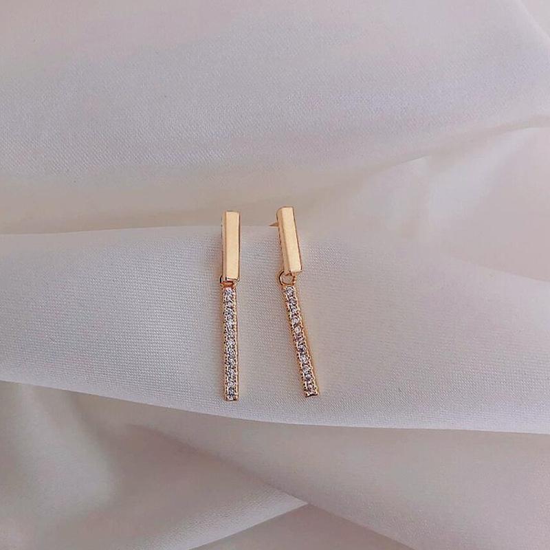 Cercei eleganți cu ciucuri din zirconiu 2023: Modă Japoneză & Coreeană, Aur de Lux Ușor, Design cu Ac de Argint pentru Femei.