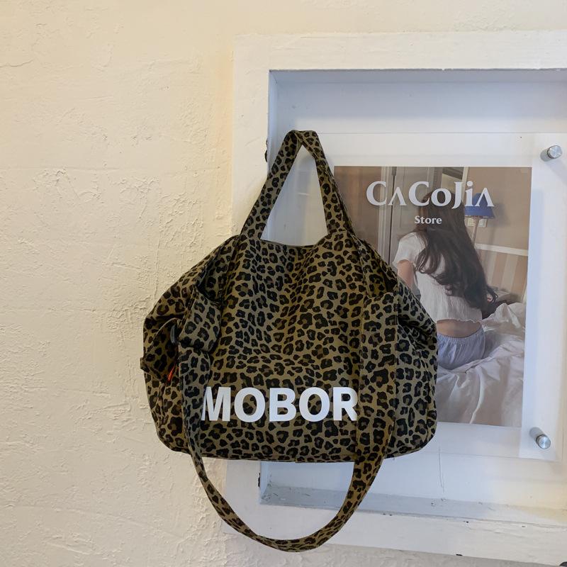 

2025 new leopard print tote bag women s large-capacity shoulder underarm bag simple messenger bag trendy shopping bag
