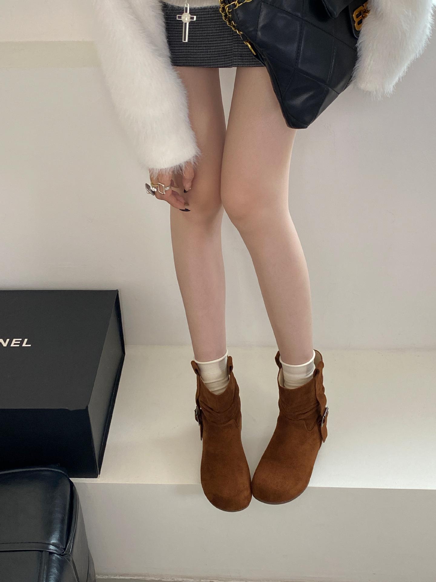 

New spot leather! Inner height increase Korean version round head pleated stacking boots new sleeve slim flat bottom Birkensea 40 светло-коричневого