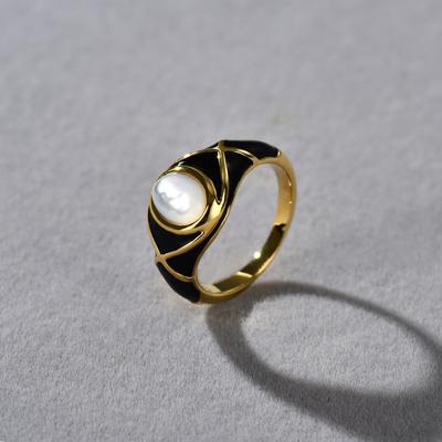 Unieke Persoonlijkheid Zwarte Druppelglazuur Hoge Kwaliteit Metaal Koperen Plating 18K Echt Goud Inleg Wit Schelp Ring Mode Temperament Ring