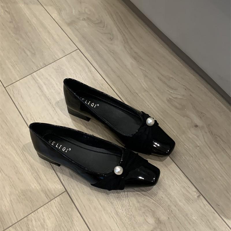 2025 autumn and winter new temperament pointed head evening grandma shoes pearl bow Mary Jane single shoes