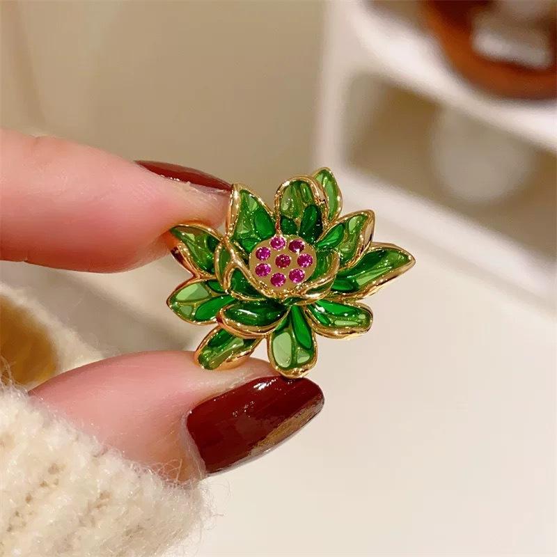 Exquisite Green/Red Lotus Flower Brooch With Zirconia Jewelry For Girls Chic Gifts Accessories Cloth Pin
