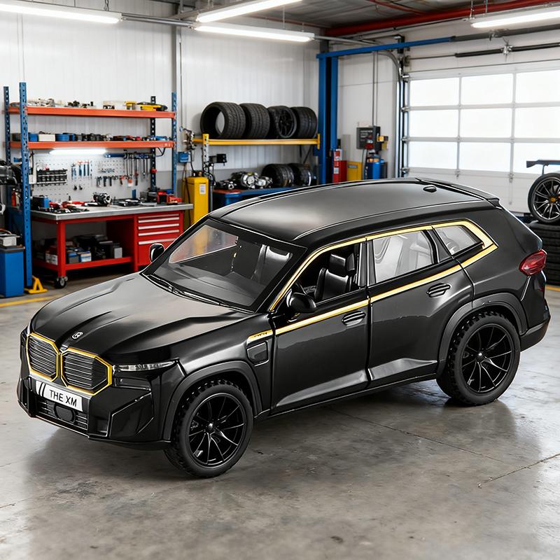 1/32 BMW THE XM SUV Alloy Car Model Sound and Light Pull Back Children's Toy Collectibles Birthday Gift