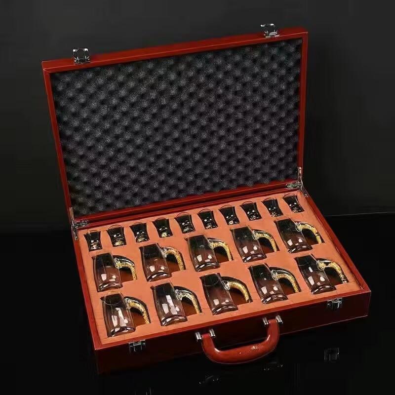 

Changqi Turquoise Baijiu Decanter & 10-Cup Set