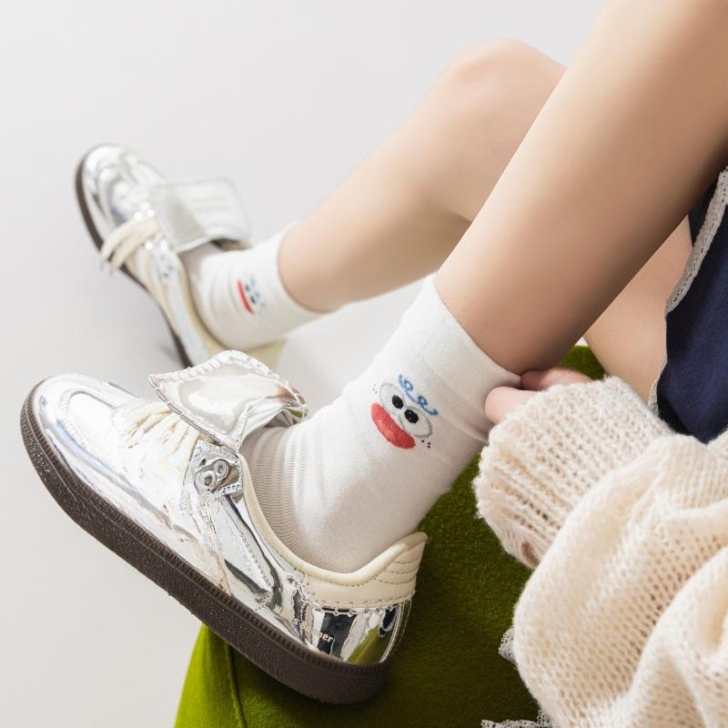 Lustige und niedliche Socken für Mädchen im Frühling und Herbst, dünn und süß mit Ausdruck, mittelhohe Socken, trendige Plüschsocken, lockere Socken