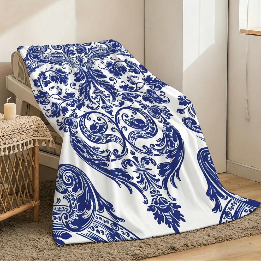 Blue and white porcelain Throw Lightweight 240g Flannel Blanket Soft Skin-friendly for Summer Cooling