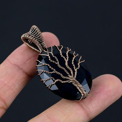 Gioielli con ciondolo fatti a mano con avvolgimento in filo di rame con pietra preziosa di spinello nero dell'albero della vita per regalo