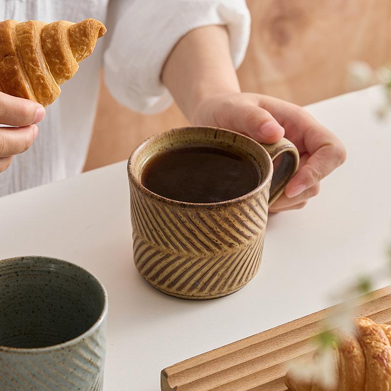 Keramiktasse Kaffeetasse Japanische Retro-Tasse Paar-Tasse Haushalt Kreative Kaffeetasse Handgebrühte Kaffeetasse Hängeohr-Tasse
