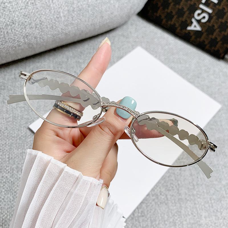 

Vintage Metal Small Frame Oval Sunglasses Women For Men Luxury Brand Design Popular Steampunk Hip Hop Heart Diamond Sun Glasses