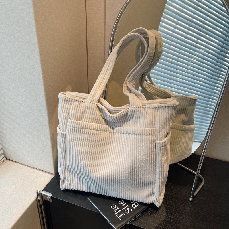 Fashion velvet bag women's autumn and winter new shoulder armpit bag large capacity commuting class tote bag