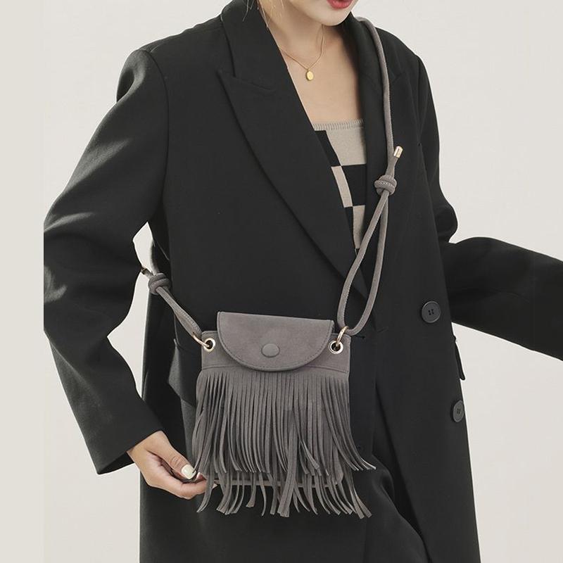 

Модные ретро женские сумки-мессенджеры из искусственной замши, маленькая сумка-тоут с кисточкой для женщин, на плечо, кроссбоди, с клапаном ARI 18*20*4cm серый