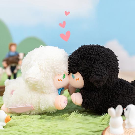Sheep Plush Toy Mouth with Magnet Soft Lovely Kissing Lamb Plushies Decoration White/Black Sheep Doll Key Ring Bag Hanging Ornament Couple Gift