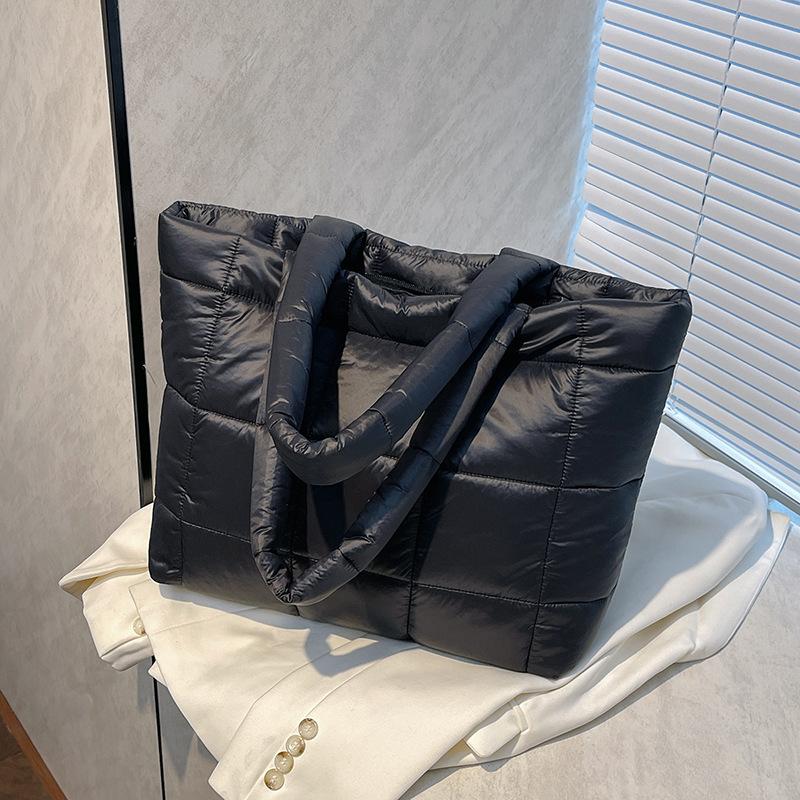 Solid Color Simple and Fashionable Cotton Clothing Bag, Stylish Handbag, Winter New Korean Version, Shoulder and Armpit Tote Bag