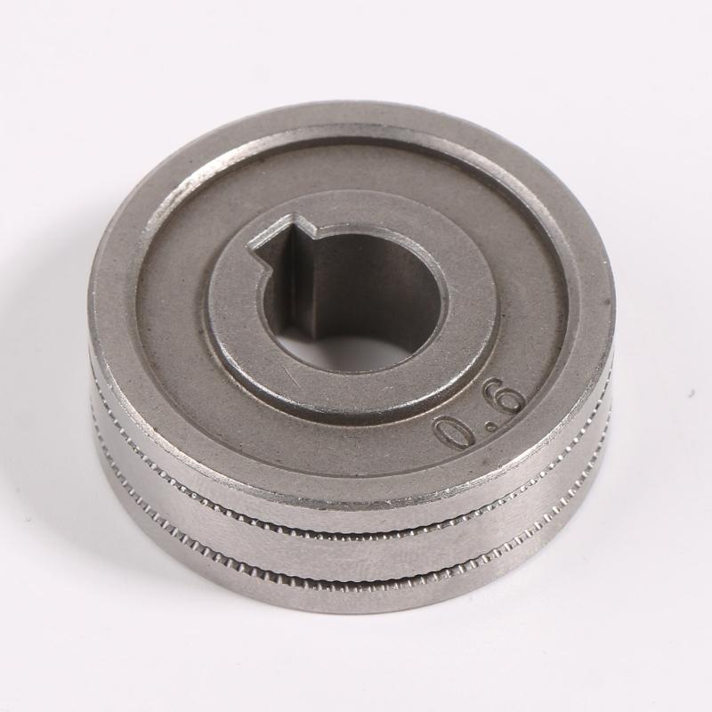 Role pro podávání svařovacího drátu MIG K vroubkovaná drážka přináší dlouhou životnost a plynulé podávání 0,8 až 1,0 mm/1,0 až 1,2 mm/0,6 až 0,8 mm