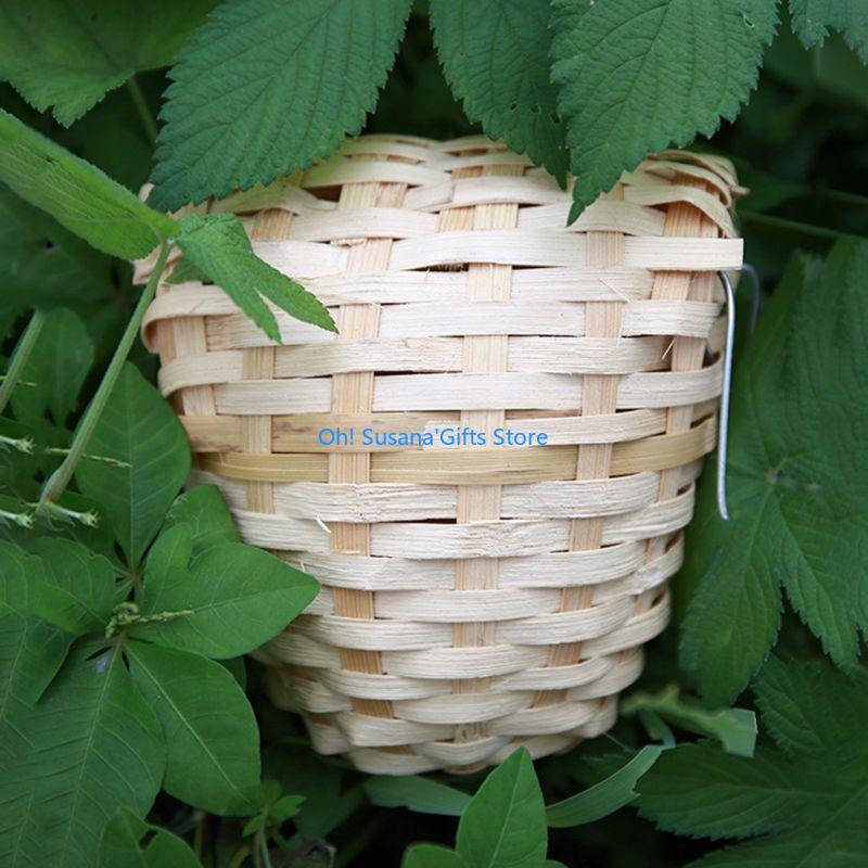 090D Small Bird Nest with Metal Hook Hand-Woven Bird Eco-friendly Natural Bamboo Cage Accessories Hanging Bird Shelter