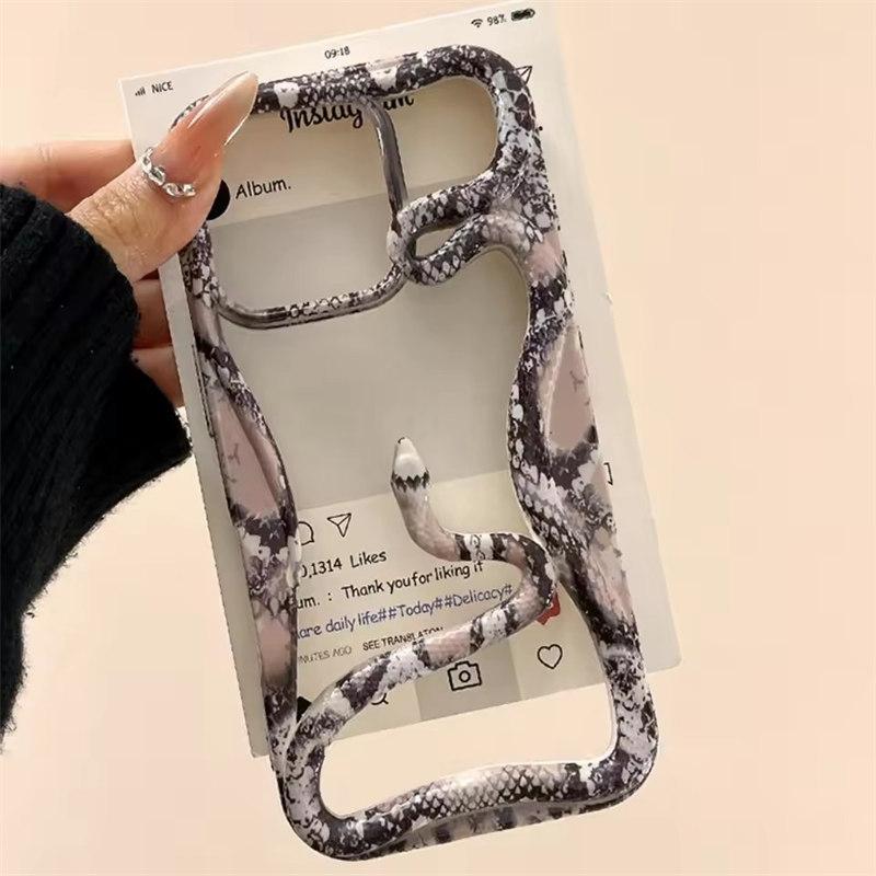 Luxury Hollow Stylish 3D Snake Phone Case For iPhone 16 Pro Max 15 14 Plus 13 12 11 Shockproof Glossy Grain Cooling Cover