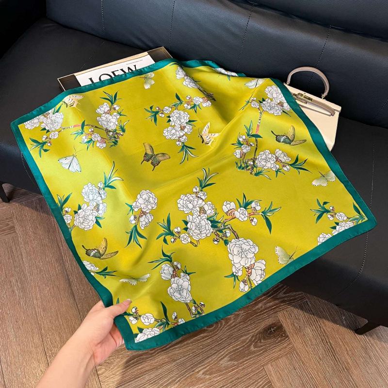 Fashion Black and White Printing Temperament Square Scarf Imitation Silk Korean Version Decorative Scarf Scarf Professional Decorative Shawl Silk Scar