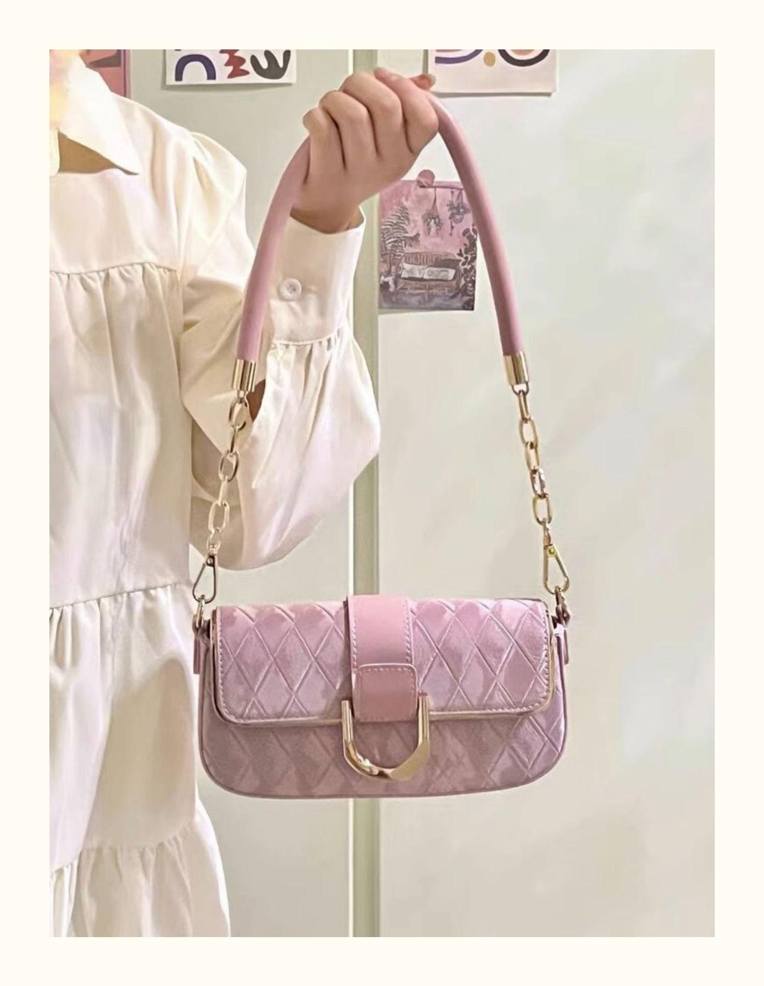 

2024 нова висококласна проста темпераментна маленька квадратна сумка на одне плече, сумка-месенджер, модна універсальна сумка під пахви, жіноча старша рожевий