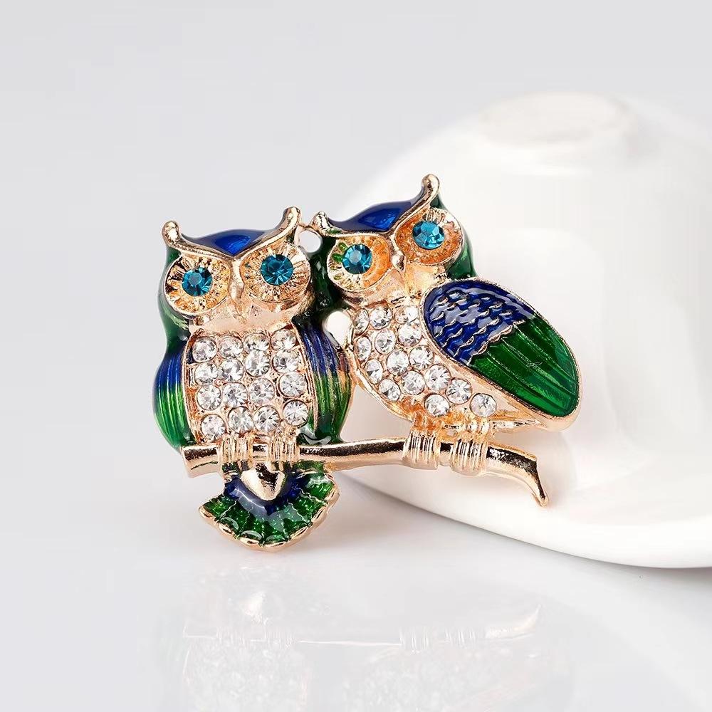 High-end Fashion Owl Temperament Dripping Animal Brooch