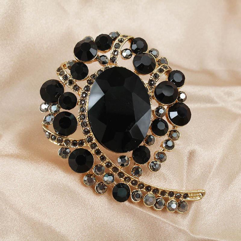 European & American Retro Classic Rhinestone Ring - Colorful, Large, and Bold Fashion Accessory