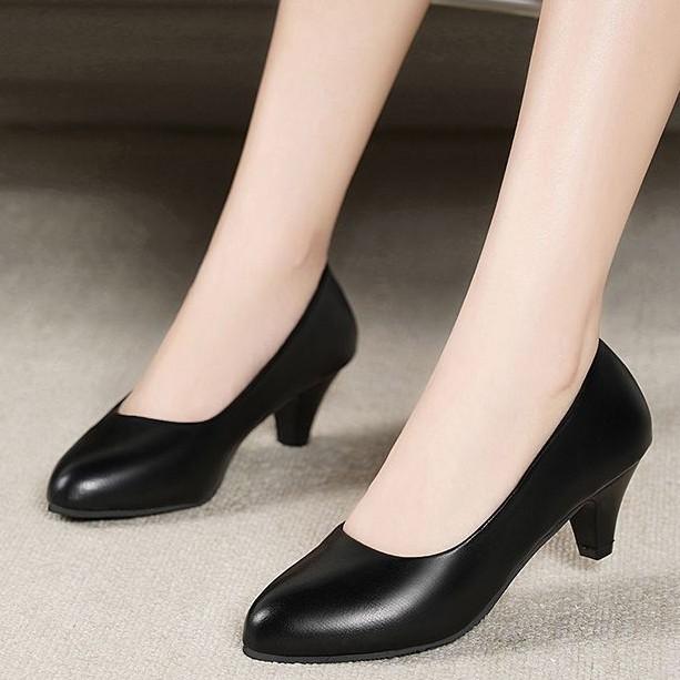 2025 New Spring Mother Single Shoes Women's Shallow Mouth Middle Heel Round Head Women's Shoes Soft Leather Soft Sole Versatile Leather Shoes Work 