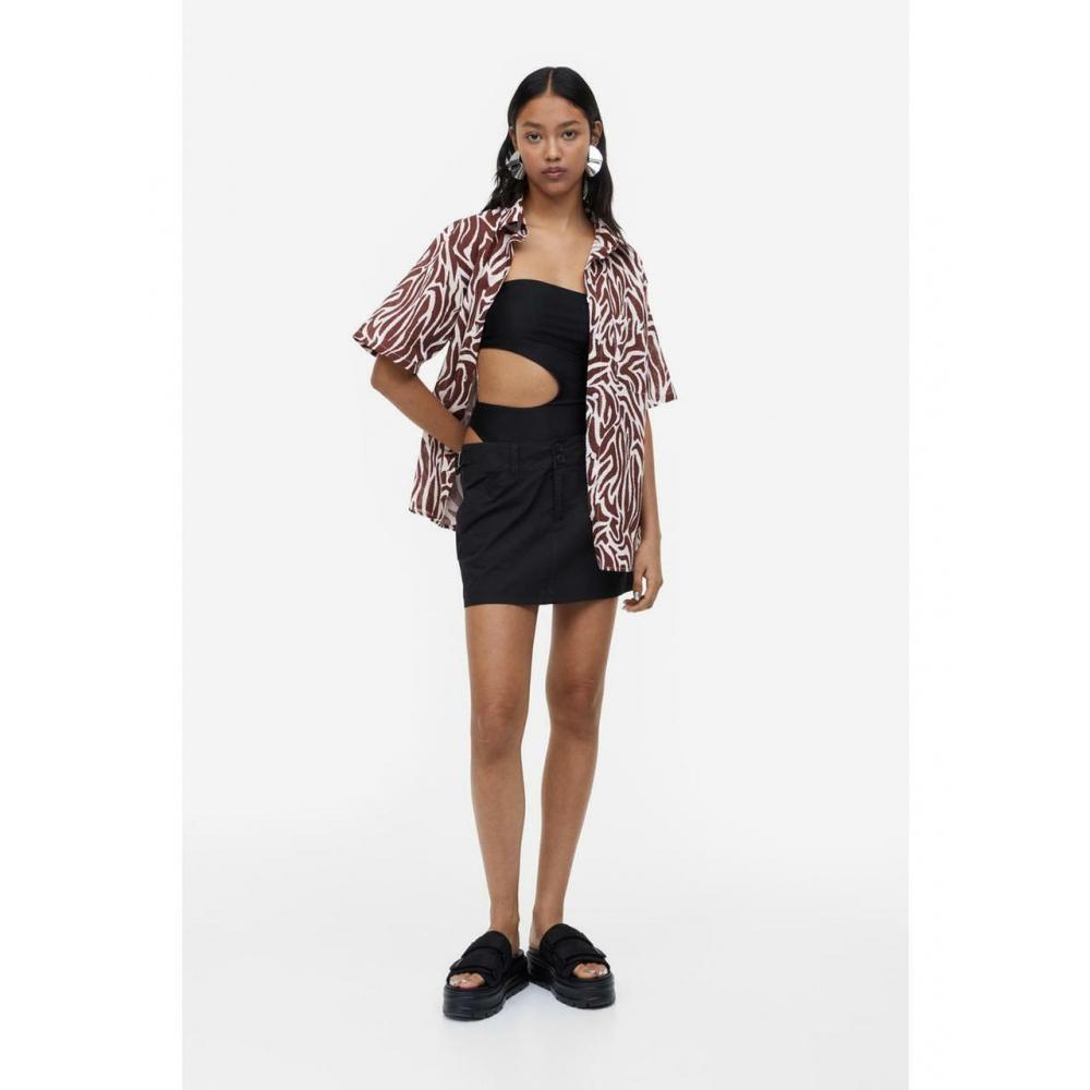 

H&M Рубашка с коротким рукавом из смесового льна Темно-коричневая с принтом зебры 1134783008