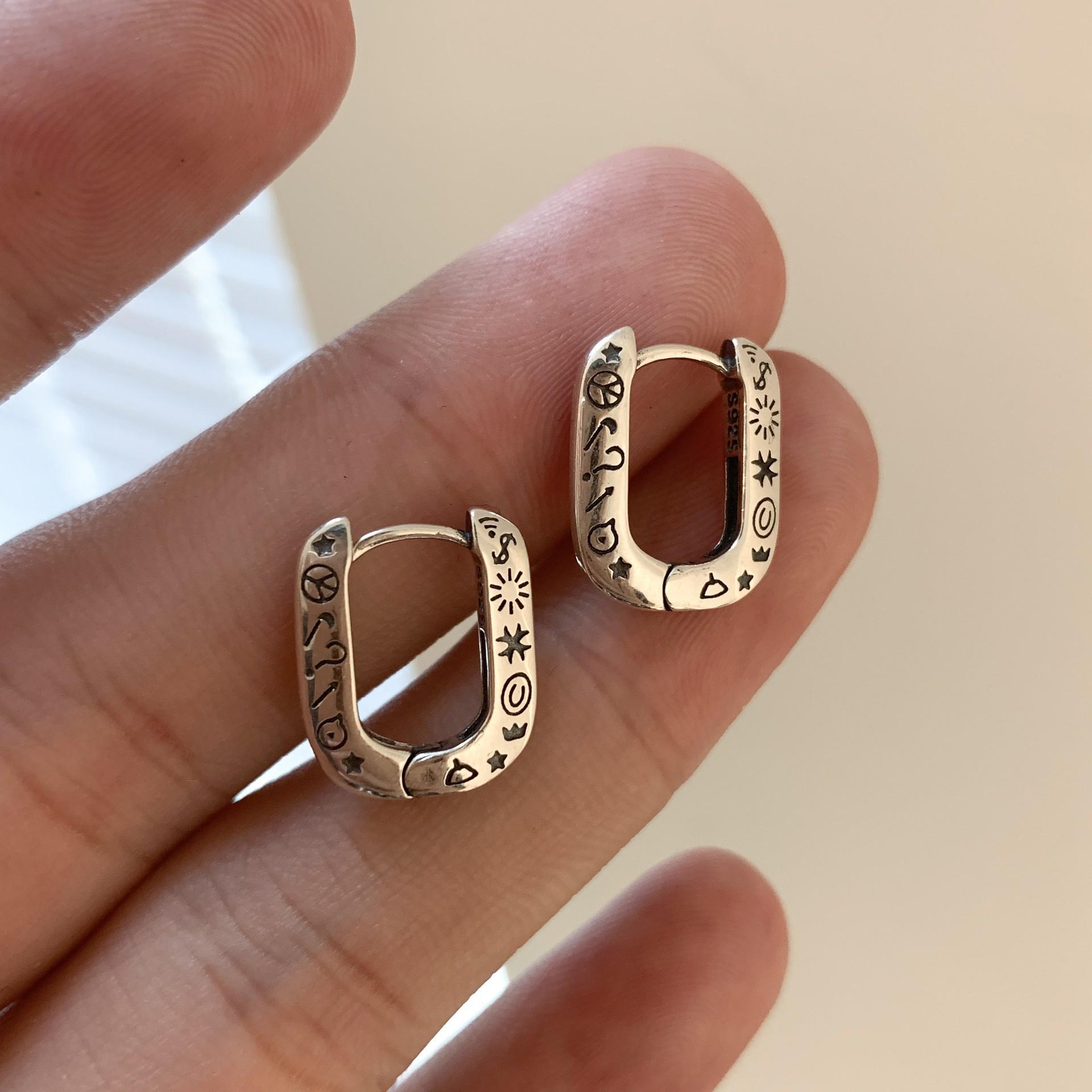 Korean-Japanese Graffiti U-shaped Earrings: Retro Hip Hop Style for Women