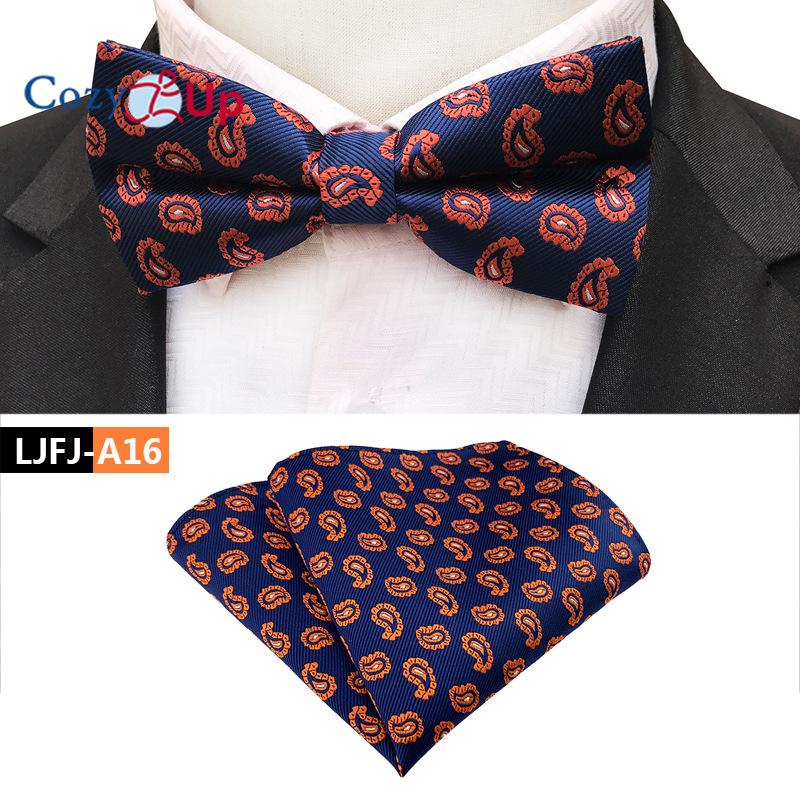 Costum Din Două Piese Papion Paisley Și Batista De Buzunar